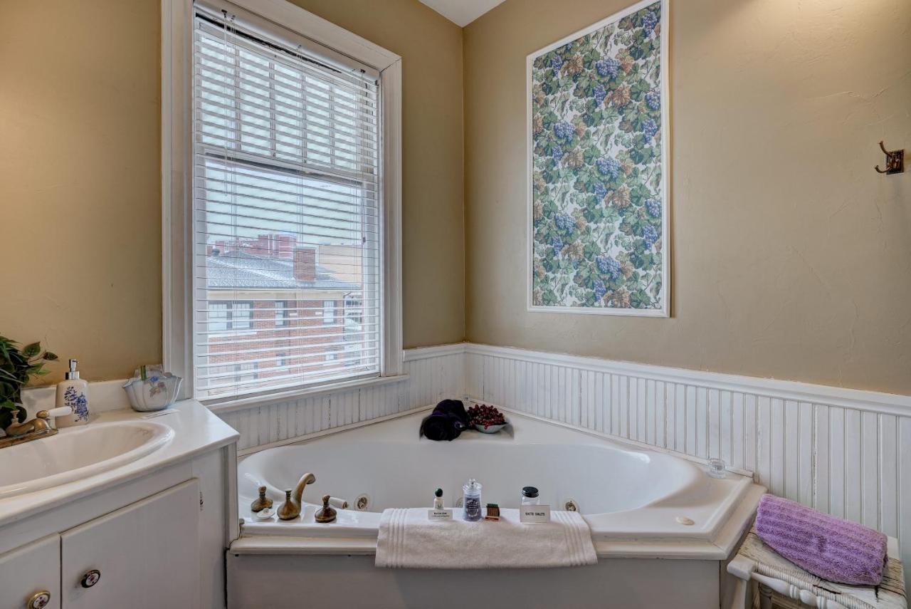 Grandison Inn Oklahoma City Bagian luar foto
